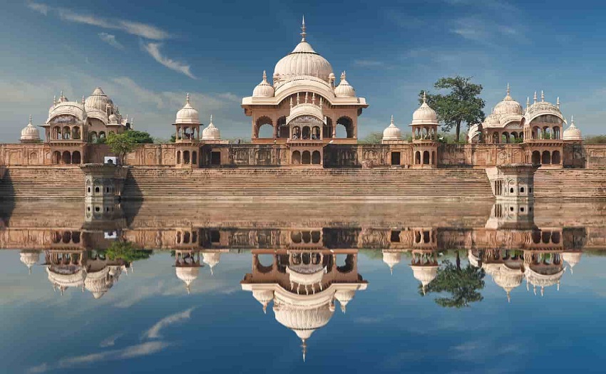 Kusum-Sarovar-Mathura